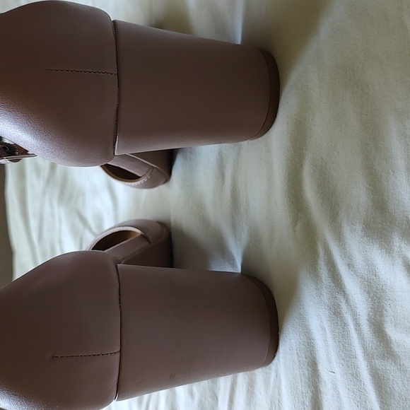 Torrid Beige Block Heel Size 8W - Picture 9 of 12